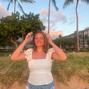 Meet your Posher, Emily